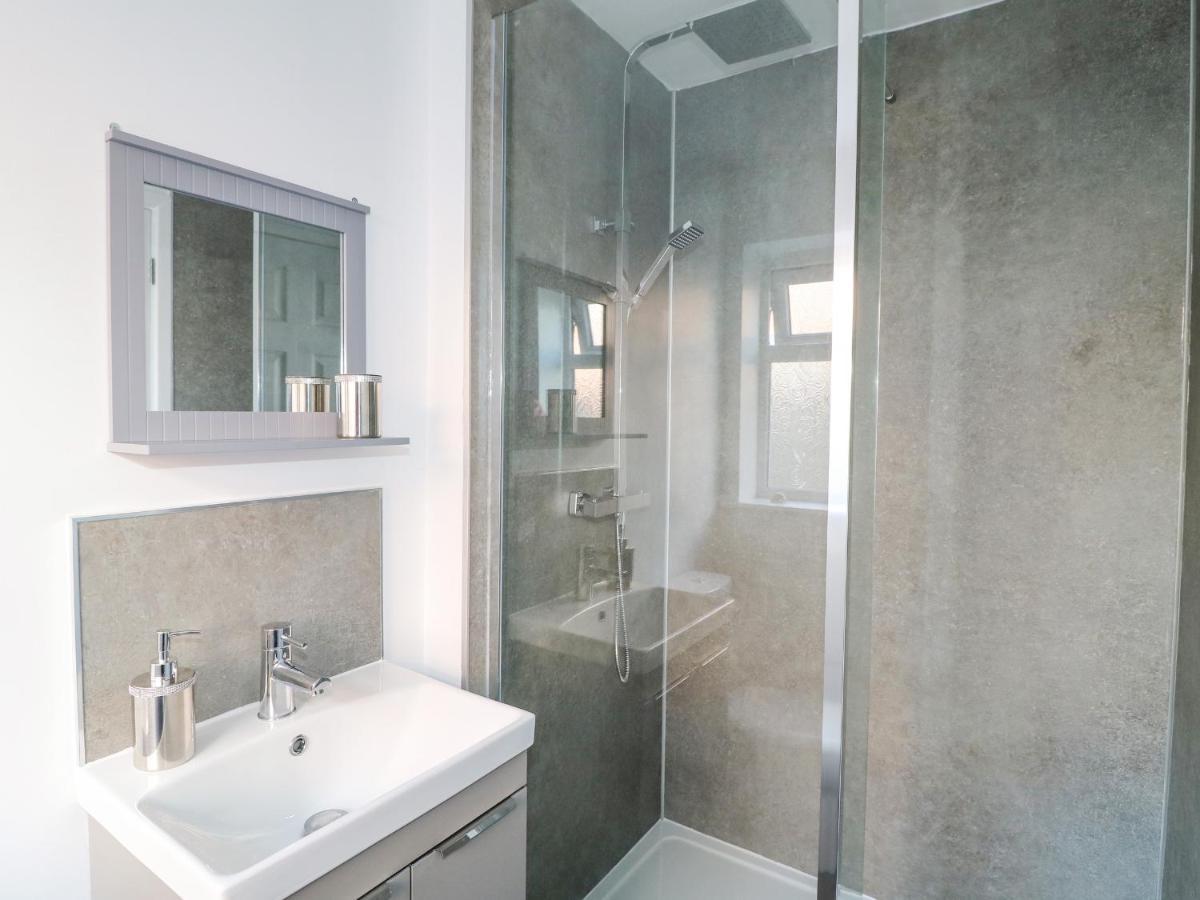 George'S Place Froghall Экстерьер фото
