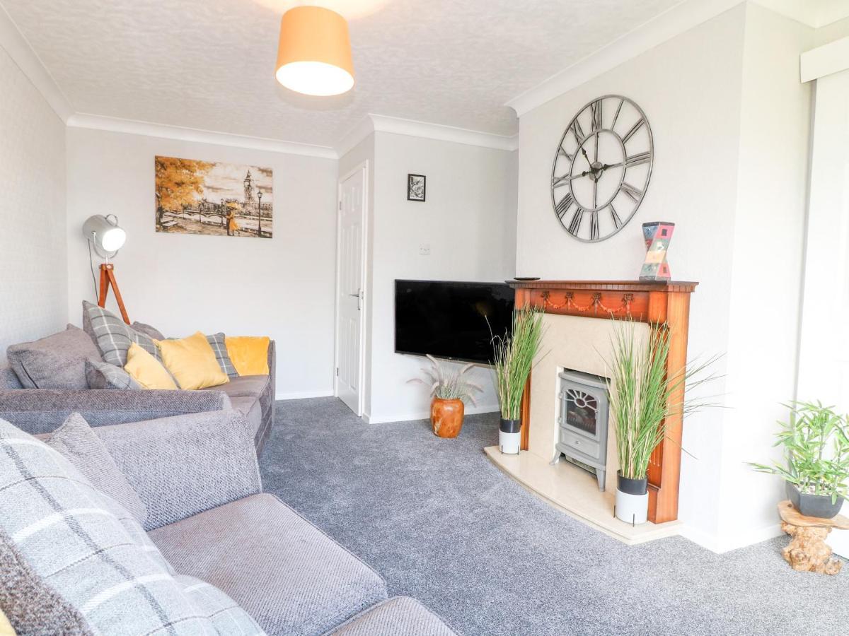 George'S Place Froghall Экстерьер фото