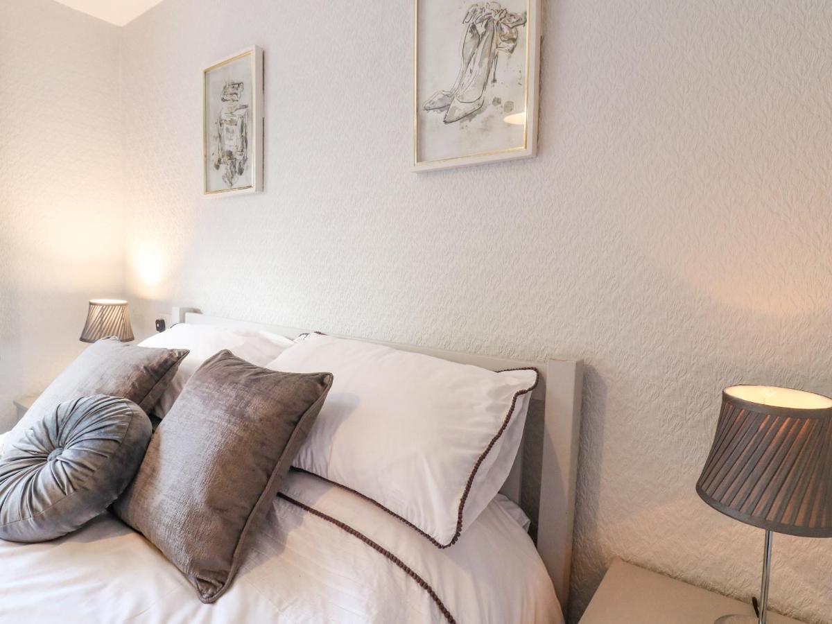 George'S Place Froghall Экстерьер фото